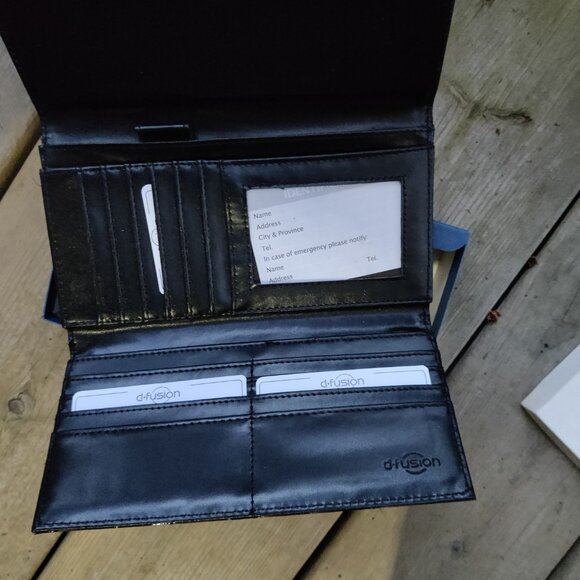 Ladies Wallet - Picture 3 of 6